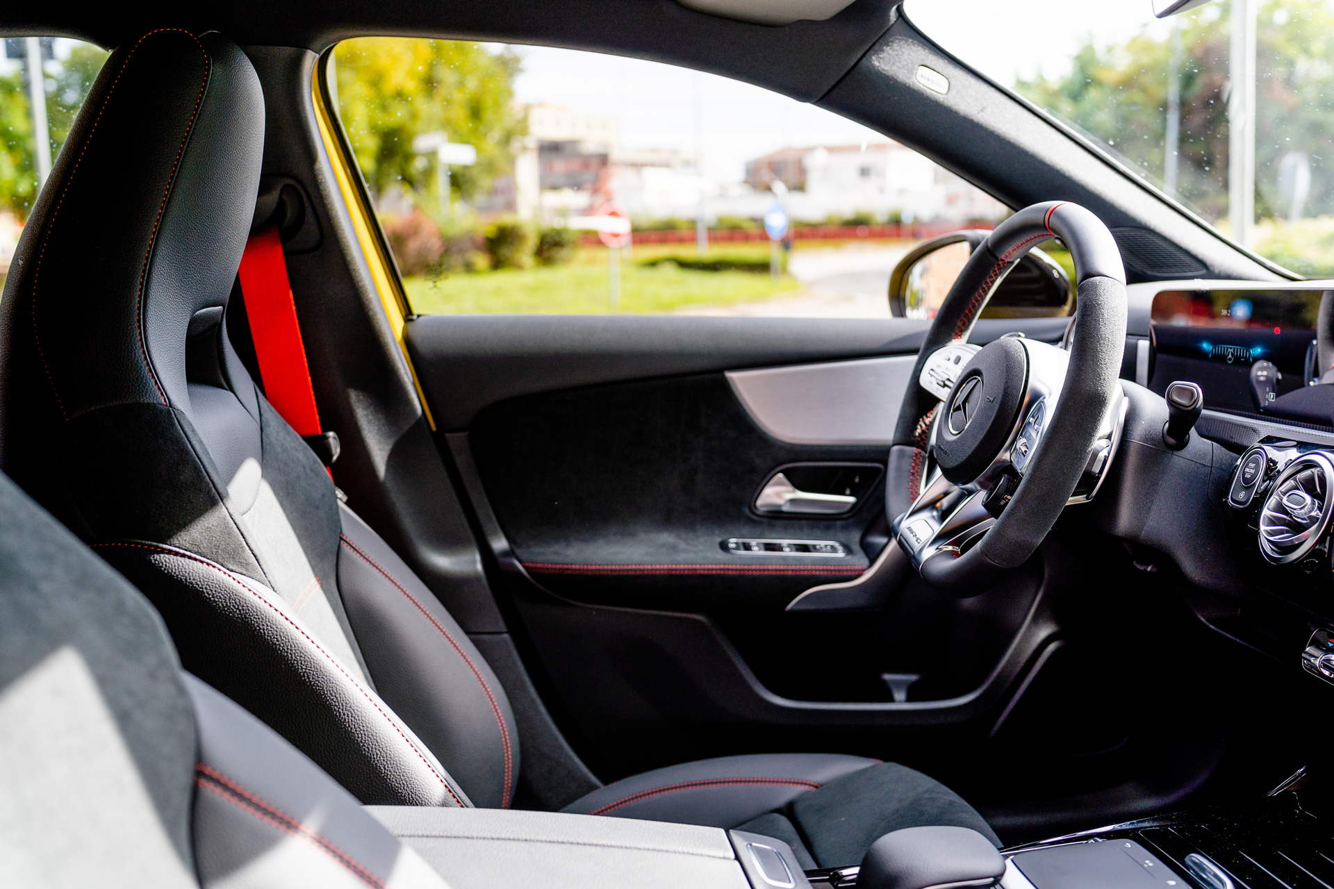noleggio mercedes a45